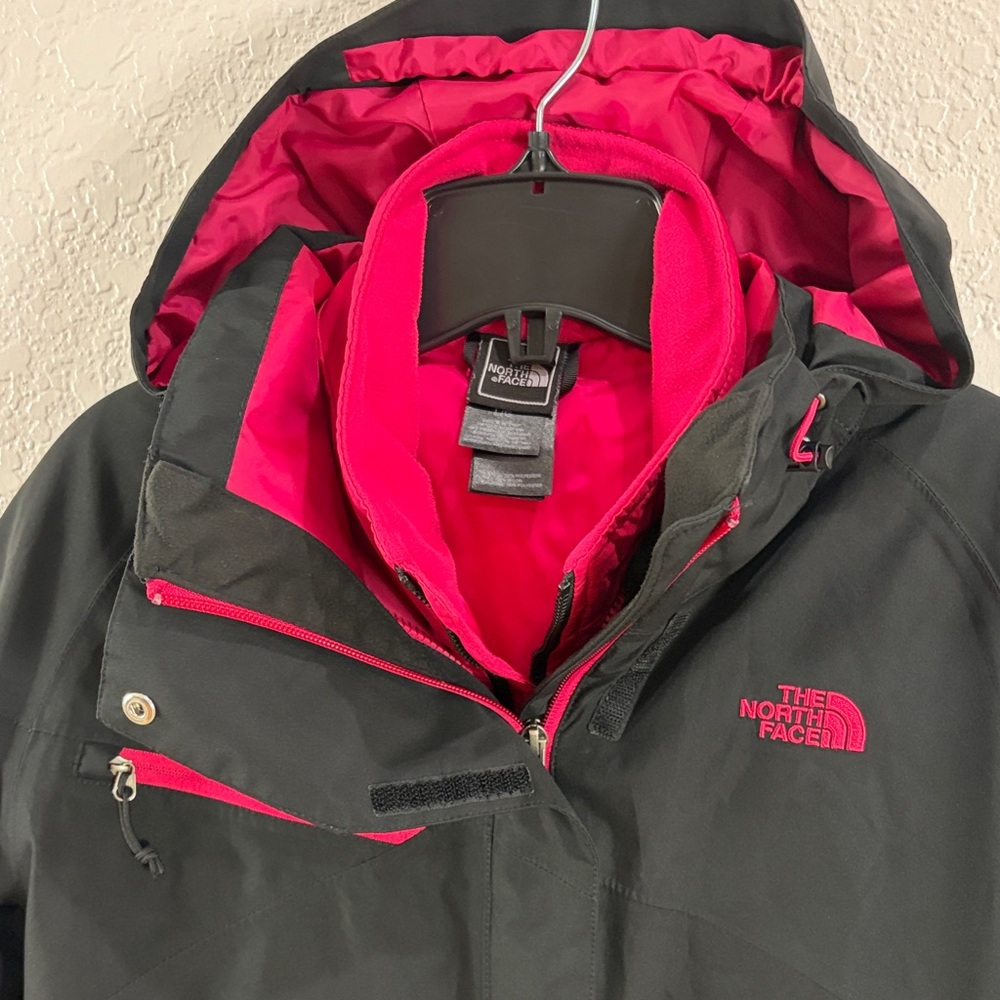 The North Face,Size L,Women's Black and Pink Jacket - Picture 4 of 17